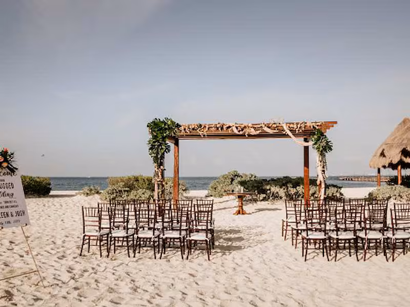 Dreams Playa Mujeres Golf & Spa Resort — Beach Gazebo