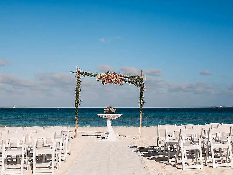 Secrets Playa Mujeres Golf & Spa Resort — Beach