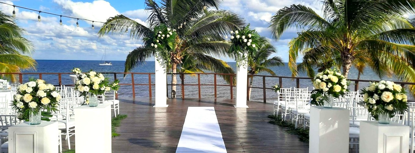 Haven Riviera Cancun — Vora Deck
