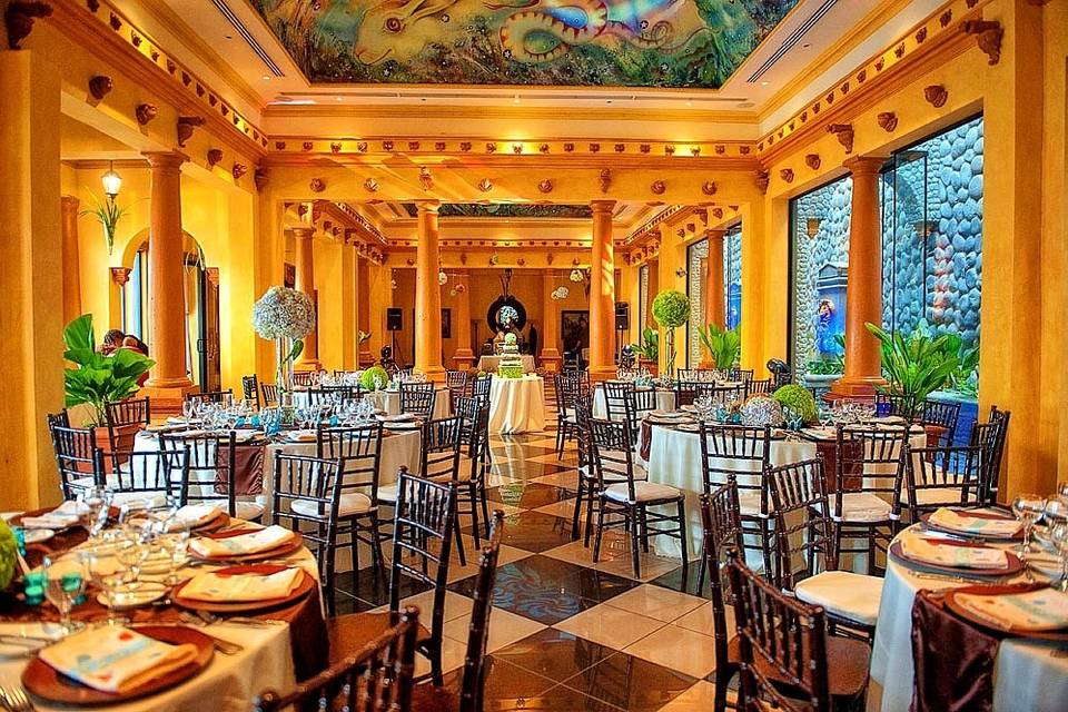 Villa Caletas & Zephyr Palace — Champagne Room