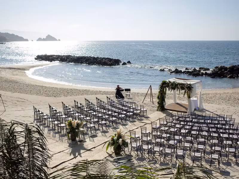 Hotel Mousai Puerto Vallarta — Beach