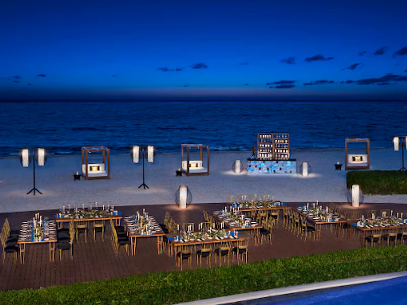 Dreams Riviera Cancun Resort & Spa — Beach Deck
