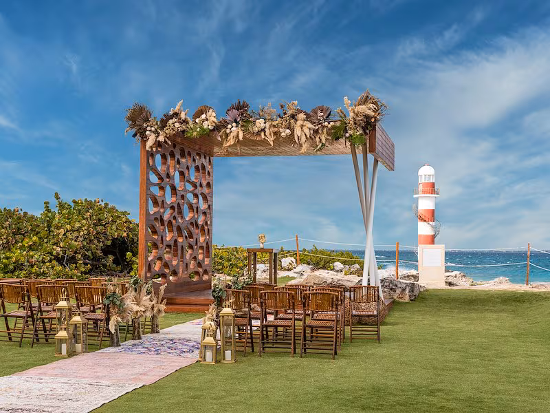 Hyatt Ziva Cancun — Lighthouse Terrace