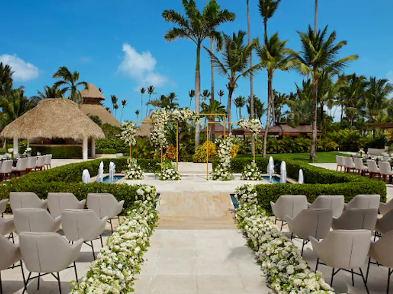 Secrets Royal Beach Punta Cana — Fountain